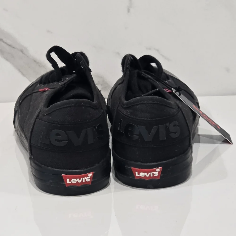 Levi's | Black Sneakers Size 7.5 NWT